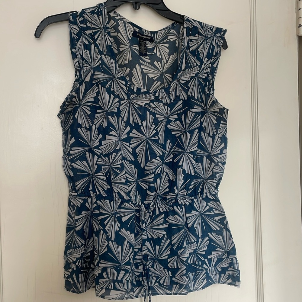 Light cute top. Silk blend